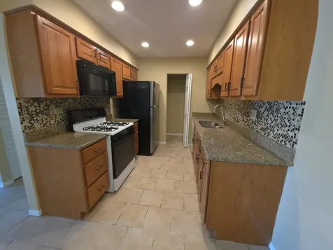1665 Coach Drive Naperville IL 60565