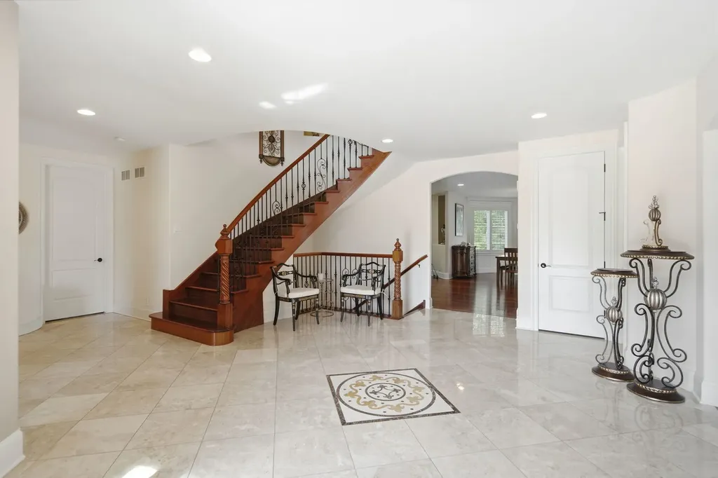 1736 Brian Grant Court Downers Grove IL 60516