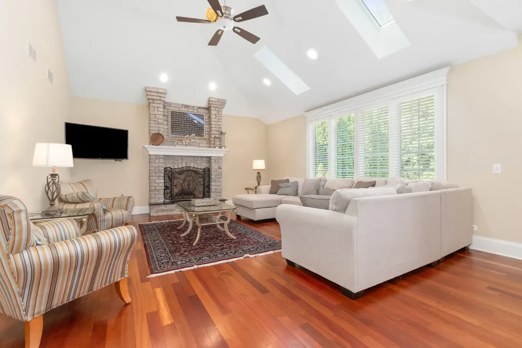 1736 Brian Grant Court Downers Grove IL 60516