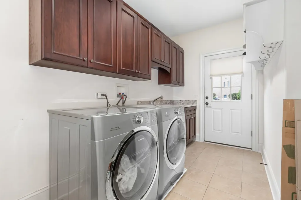 1736 Brian Grant Court Downers Grove IL 60516