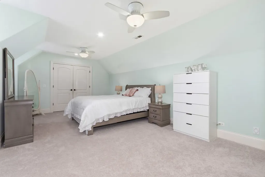 1736 Brian Grant Court Downers Grove IL 60516