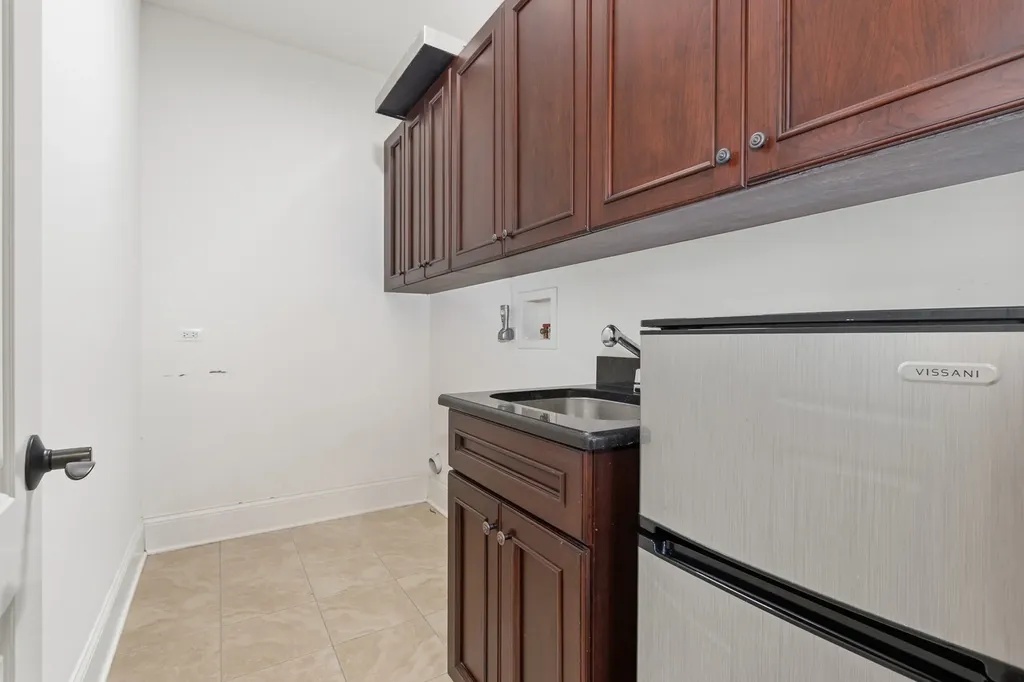1736 Brian Grant Court Downers Grove IL 60516