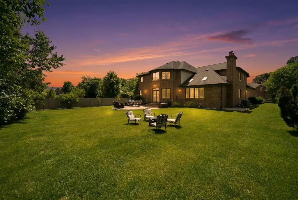 1736 Brian Grant Court Downers Grove IL 60516