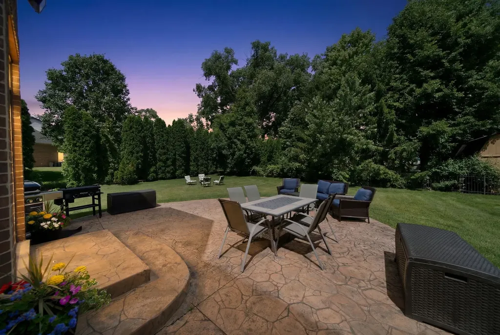 1736 Brian Grant Court Downers Grove IL 60516