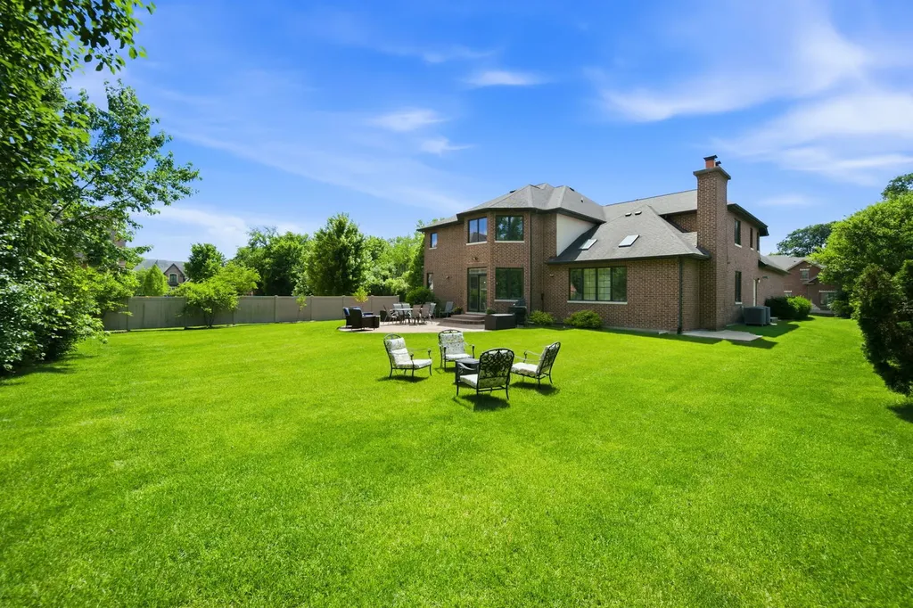 1736 Brian Grant Court Downers Grove IL 60516
