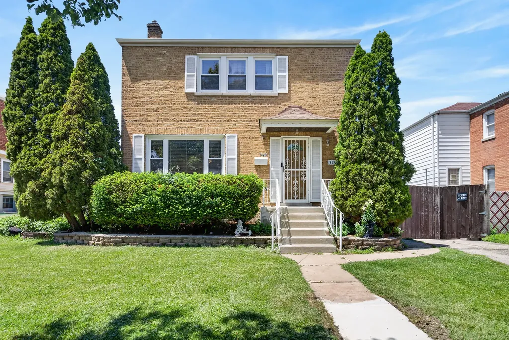 3128 Ernst Street Franklin Park IL 60131