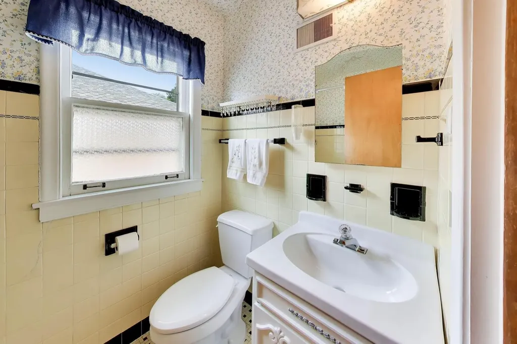 10426 South Artesian Avenue Chicago IL 60655