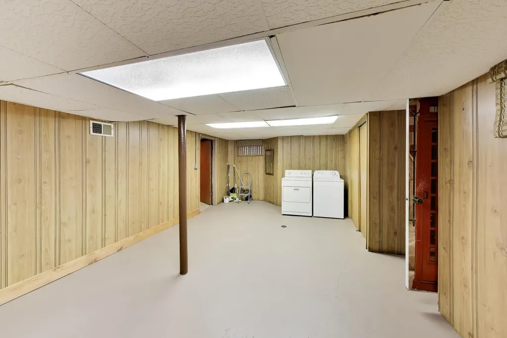 10426 South Artesian Avenue Chicago IL 60655