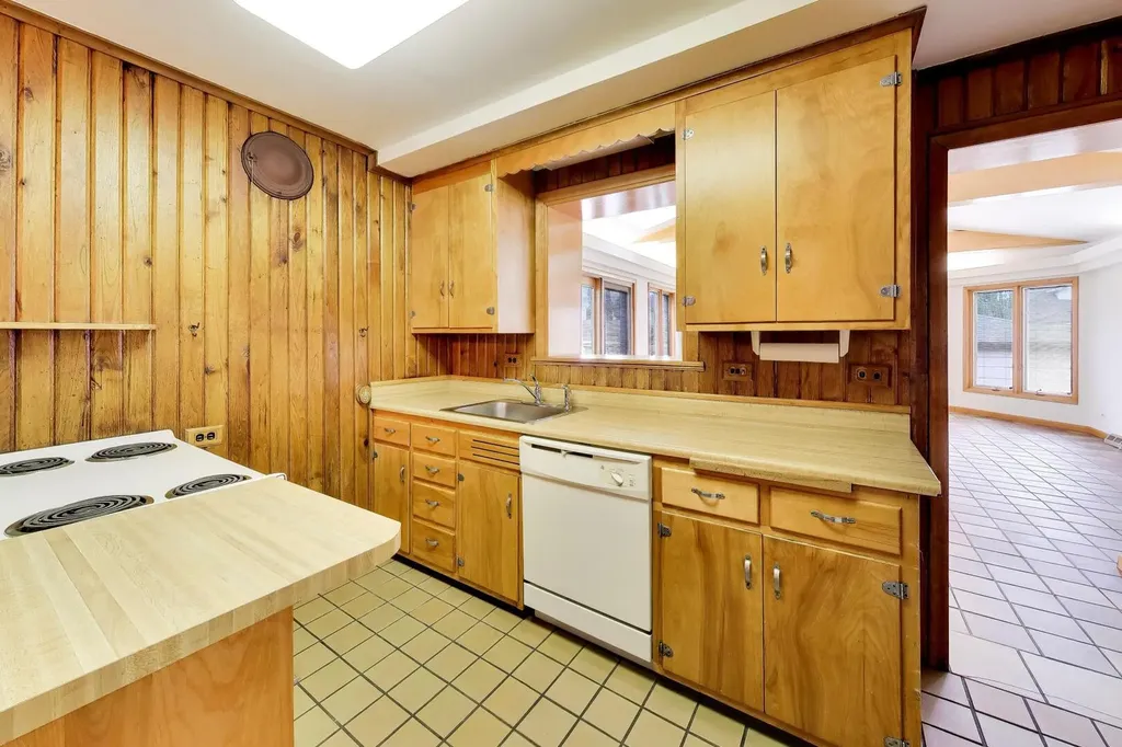 10426 South Artesian Avenue Chicago IL 60655