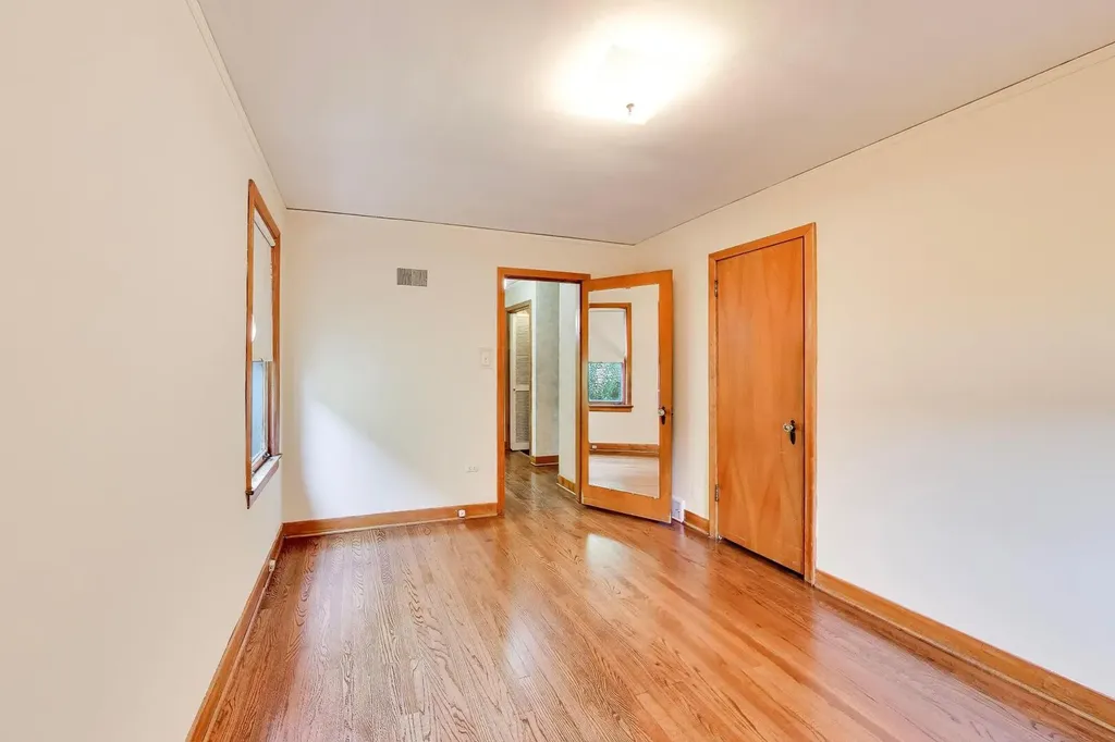 10426 South Artesian Avenue Chicago IL 60655