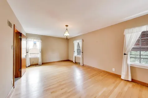10426 South Artesian Avenue Chicago IL 60655