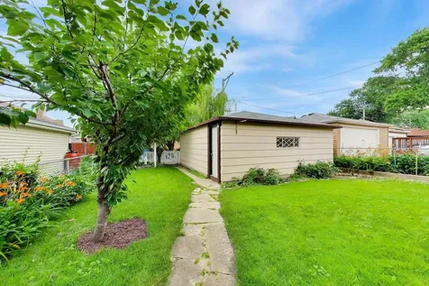 10426 South Artesian Avenue Chicago IL 60655