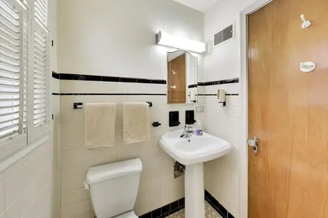 10426 South Artesian Avenue Chicago IL 60655