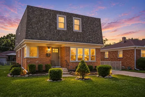 11157 Shaw Street Westchester IL 60154