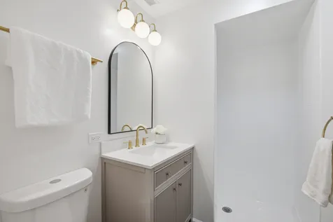 11157 Shaw Street Westchester IL 60154