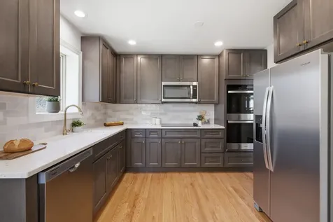 11157 Shaw Street Westchester IL 60154