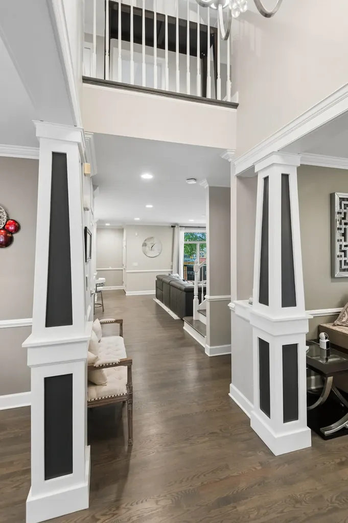 5652 North Lockwood Avenue Chicago IL 60646