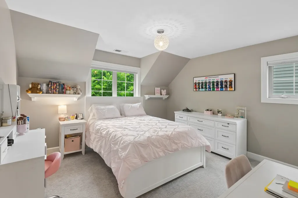 5652 North Lockwood Avenue Chicago IL 60646