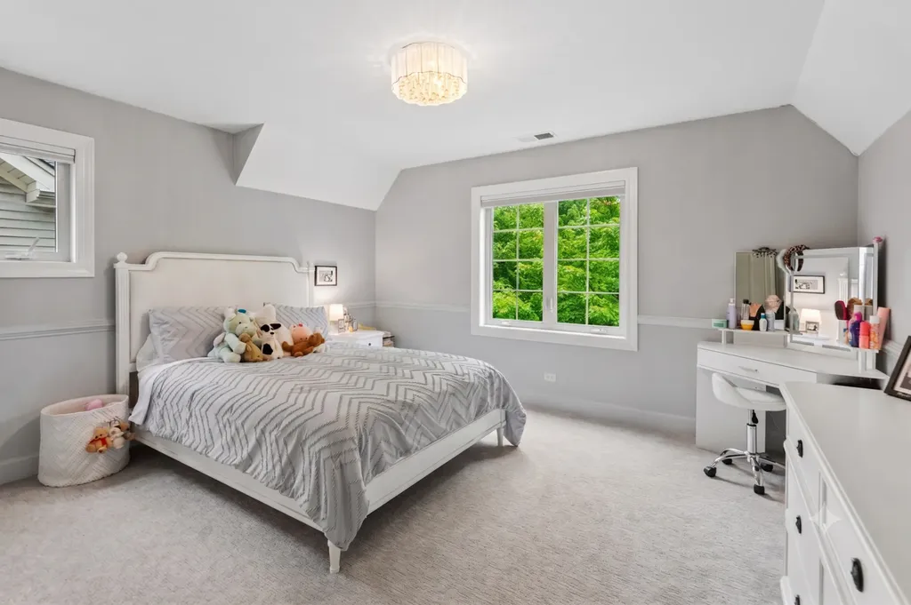5652 North Lockwood Avenue Chicago IL 60646