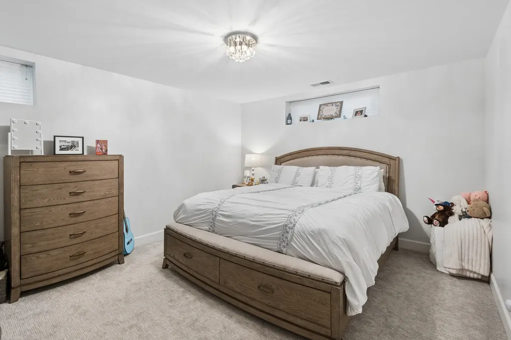 5652 North Lockwood Avenue Chicago IL 60646
