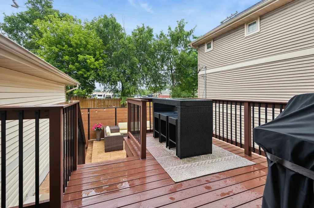 5652 North Lockwood Avenue Chicago IL 60646