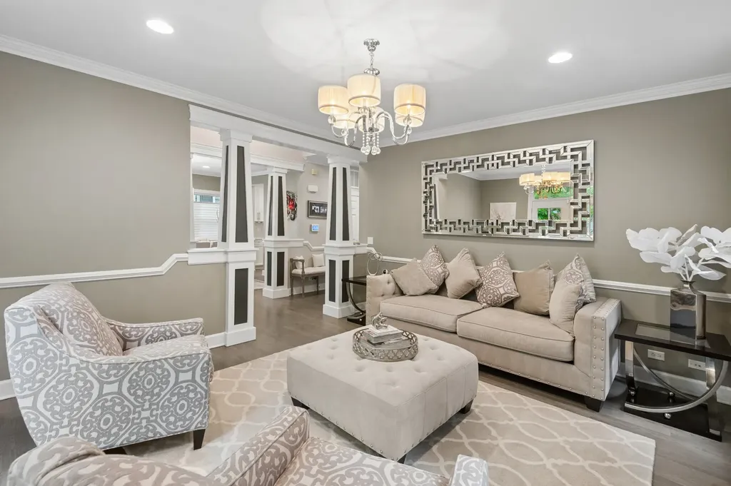 5652 North Lockwood Avenue Chicago IL 60646