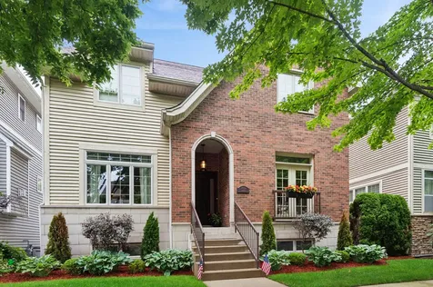 5652 North Lockwood Avenue Chicago IL 60646