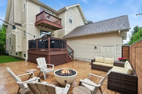 5652 North Lockwood Avenue Chicago IL 60646