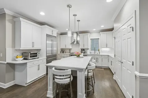 5652 North Lockwood Avenue Chicago IL 60646