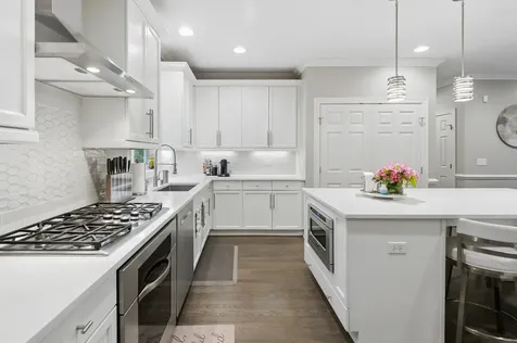 5652 North Lockwood Avenue Chicago IL 60646