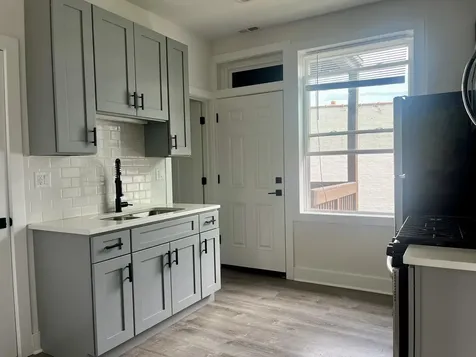 5325 North Damen Avenue Chicago IL 60625