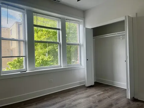 5325 North Damen Avenue Chicago IL 60625
