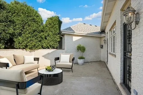 5 Delphi Court Tinley Park IL 60477
