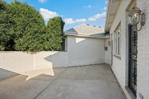 5 Delphi Court Tinley Park IL 60477