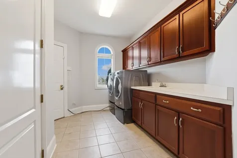 5 Delphi Court Tinley Park IL 60477
