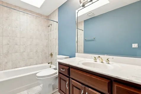 5 Delphi Court Tinley Park IL 60477