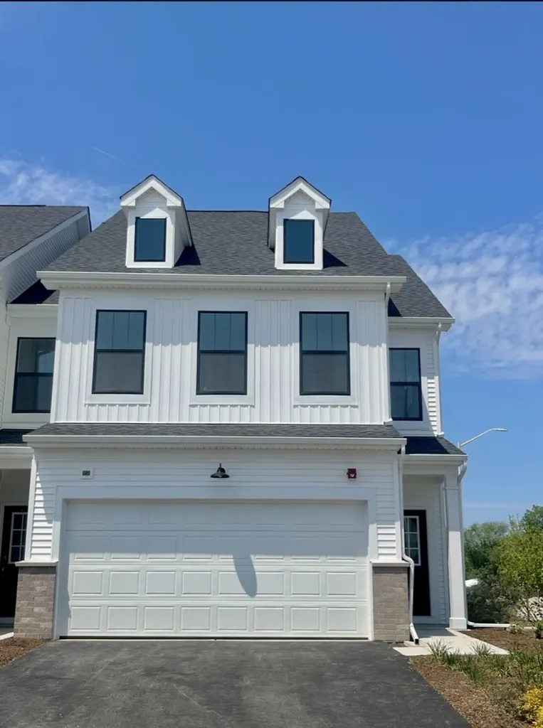 2045 Palmer Court Hoffman Estates IL 60169