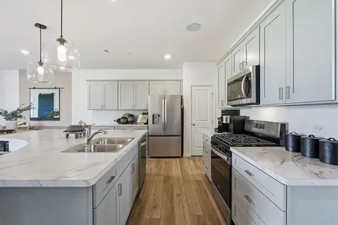 2045 Palmer Court Hoffman Estates IL 60169