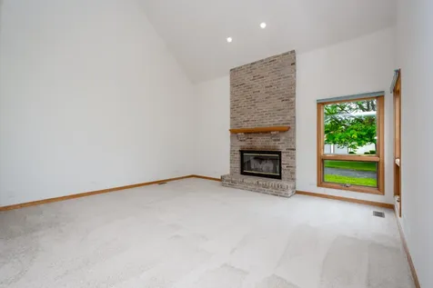 2302 English Prairie Road Spring Grove IL 60081