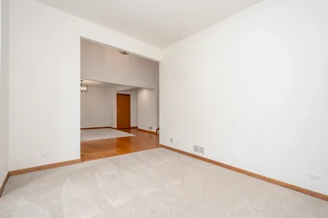 2302 English Prairie Road Spring Grove IL 60081
