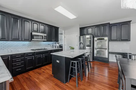 518 Wildflower Way Streamwood IL 60107