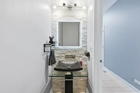 518 Wildflower Way Streamwood IL 60107