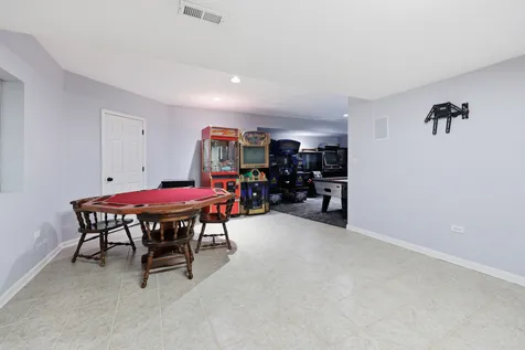 518 Wildflower Way Streamwood IL 60107
