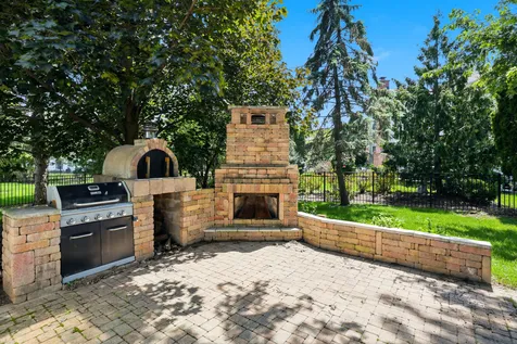 518 Wildflower Way Streamwood IL 60107