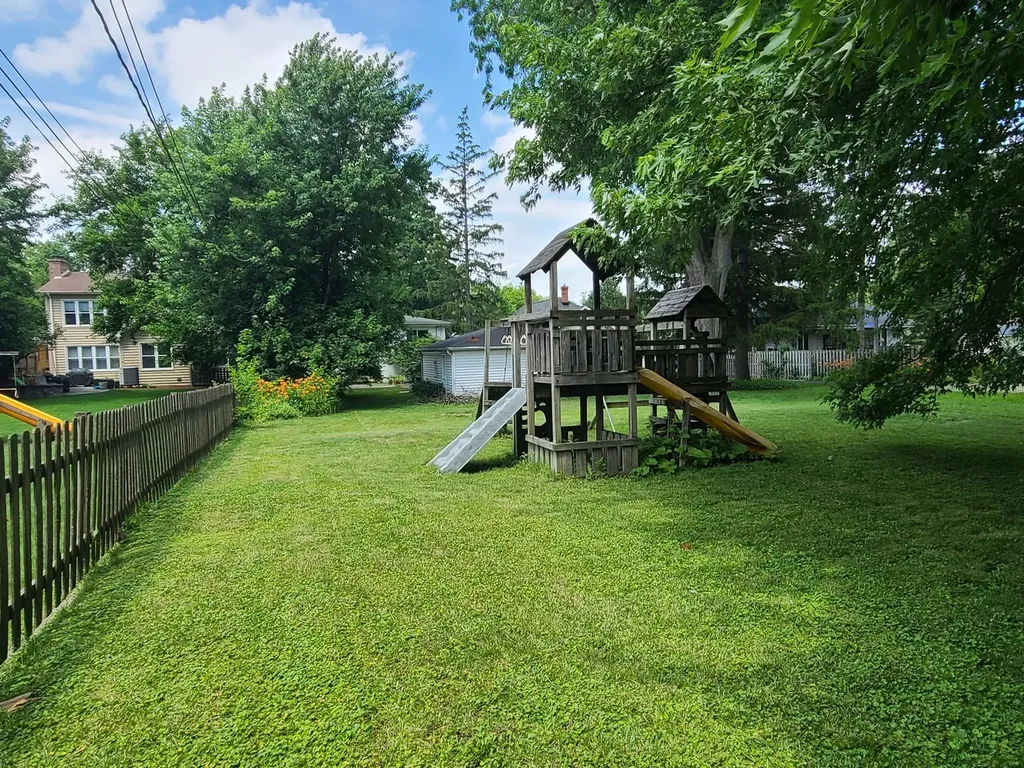 5239 Cumnor Road Downers Grove IL 60515