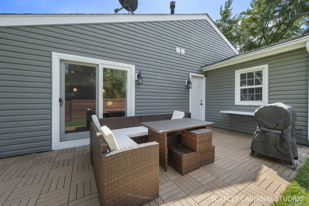 2S425 Cherice Drive Warrenville IL 60555