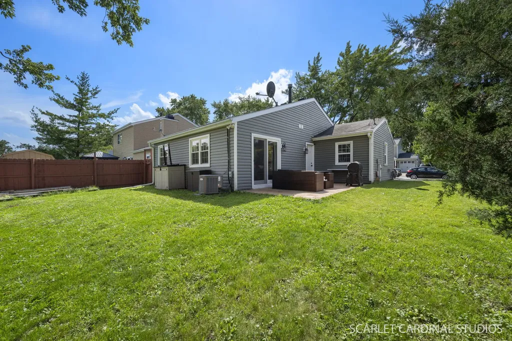2S425 Cherice Drive Warrenville IL 60555