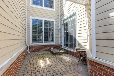 4383 Canterbury Court St. Charles IL 60174