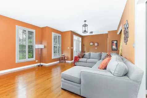 4383 Canterbury Court St. Charles IL 60174
