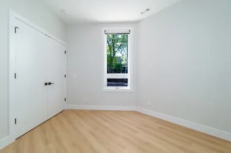 3947 West Dakin Street Chicago IL 60618